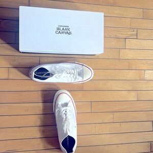 Men’s canvas white converse tennis shoes size 12 worn only a few times